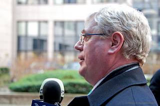 Il ministro degli Esteri irlandese, Eamon Gilmore, presidente di turno del Consiglio Ue